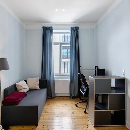 Ferienwohnung Nippesstr 17 *