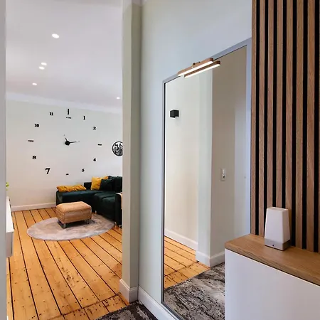 Ferienwohnung Nippesstr 17 *